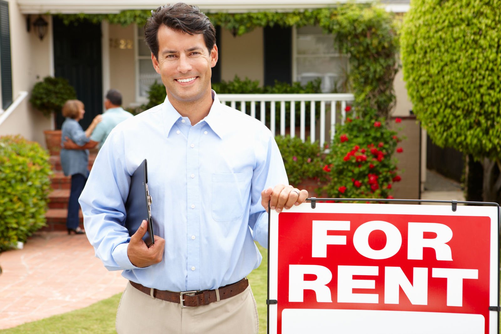 How do real estate agents get health insurance benefits?