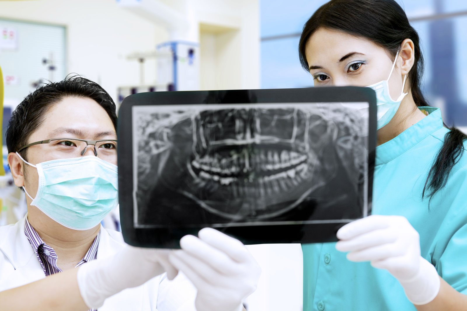 Will health insurance pay for wisdom teeth removal surgery?